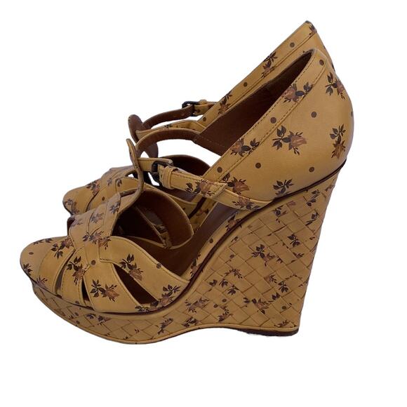 Bottega Veneta 37 Woven Floral Leather Wedge Sandals - Picture 5 of 12